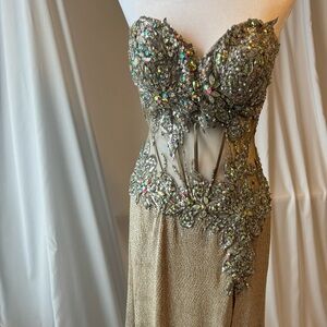 TonyBowls beaded dress. Size 6.